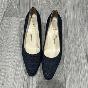 Salvatore Ferragamo Vintage Navy Heels Sz 8